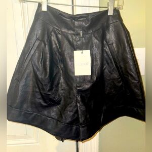 Bardot NWT Leon Black Pleated High Waisted Vegan Leather Shorts XS
